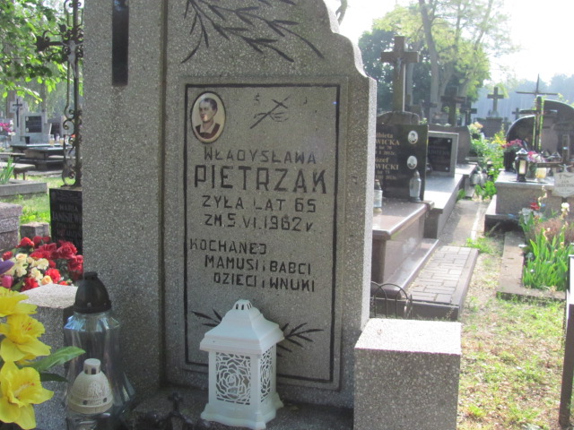 Władysława Pietrzak  1897 Łaskarzew - Grobonet - Wyszukiwarka osób pochowanych